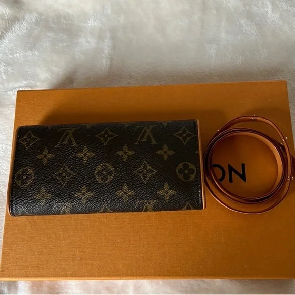 Vintage Louis Vuitton Fanny Pack - Picture 3 of 12